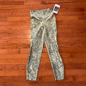 Lululemon base pace hr tight 25”